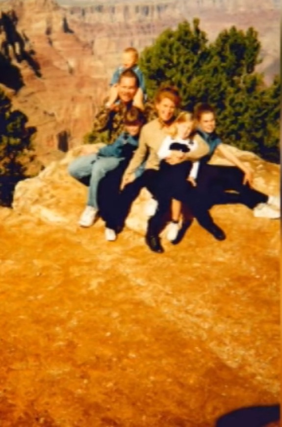 8E7C73AA-7B60-4C03-AAED-0232CB6DDF96